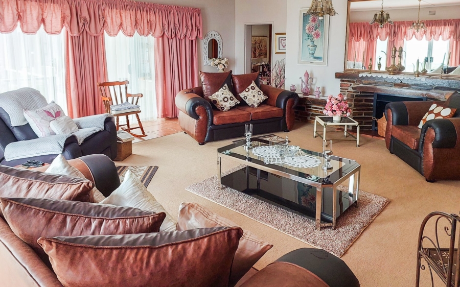 4 Bedroom Property for Sale in Port Nolloth Northern Cape
